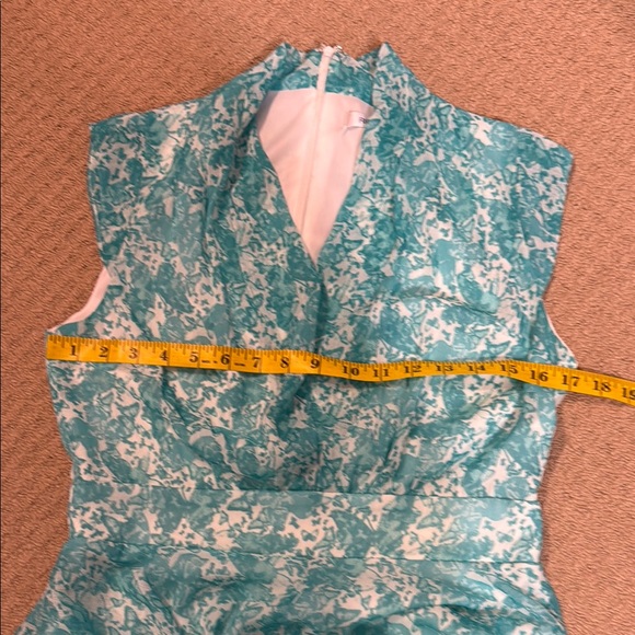 Elegant Turquoise Sleeveless Dress - Picture 4 of 4